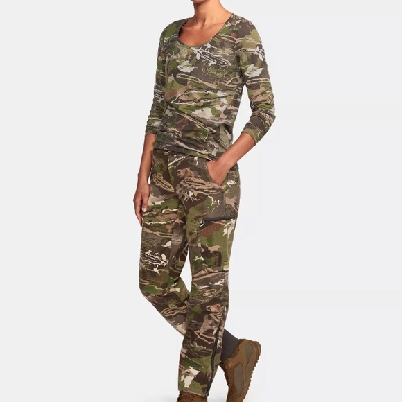 UNDER ARMOUR WOMEN'S SIZE 4 WOOL CAMO PANTS - Picture 2 of 4